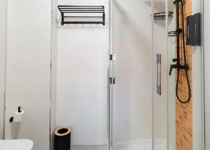 アパート By Ladeira Con Garaje *