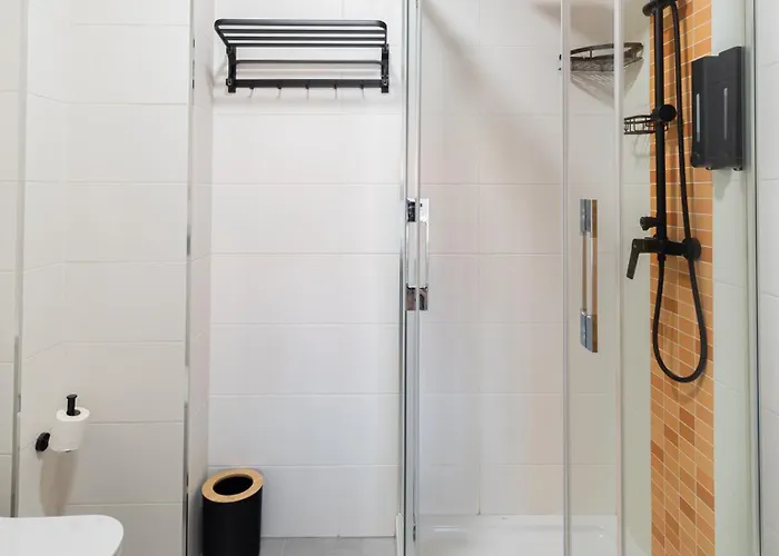 By Ladeira Con Garaje アパート バイヨーナ