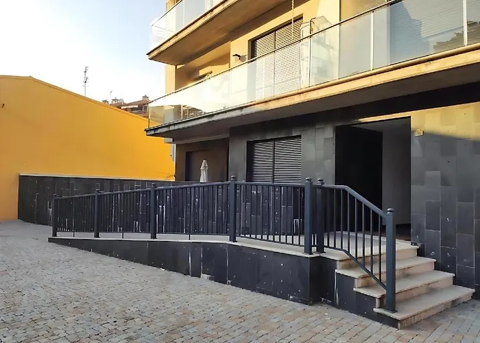 By Ladeira Con Garaje アパート *